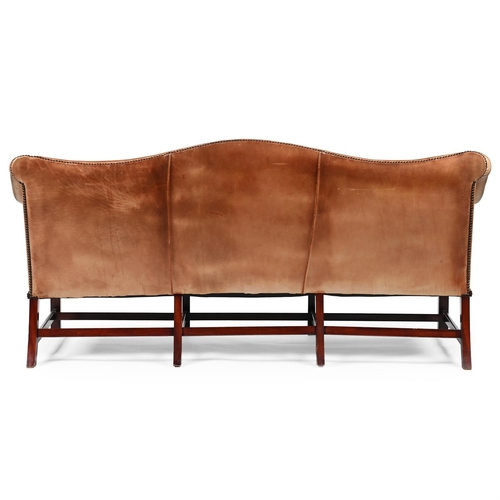 140 - A MAHOGANY AND LEATHER UPHOLSTERED SOFAIN GEORGE III STYLE, OF RECENT MANUFACTURE90cm high, 184cm wi... 