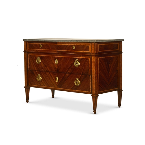 123 - A FRUITWOOD CROSSBANDED WALNUT CHEST OF DRAWERS NORTH ITALIAN, LATE 18TH/EARLY 19TH CENTURYWith a gr... 