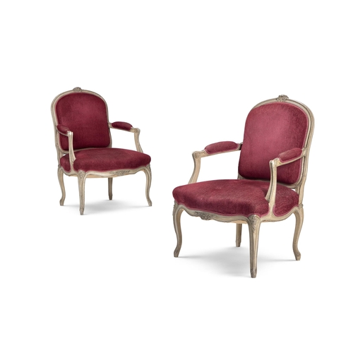 136 - A PAIR OF GREY PAINTED FAUTEILS LATE 20TH CENTURY, IN THE LOUIS XV STYLEUpholstered in red weave fab... 