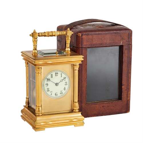 113 - A FRENCH GILT BRASS CARRIAGE CLOCK WITH PUSH-BUTTON REPEATTHE MOVEMENT ATTRIBUTED TO THE COUAILLET F... 