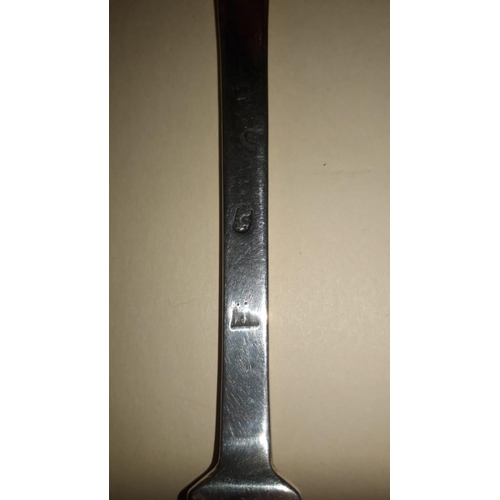 64 - A RARE LATE 17TH / EARLY 18TH CENTURY TWO TINE FORK, circa 1699,  with Lion head erased Britannia ma... 