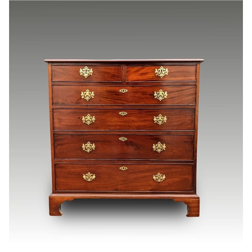 7 - A VERY FINE GEORGE III MAHOGANY 6 DRAWER CHEST, circa 1780, with an arrangement of 2 over 4 drawers,... 