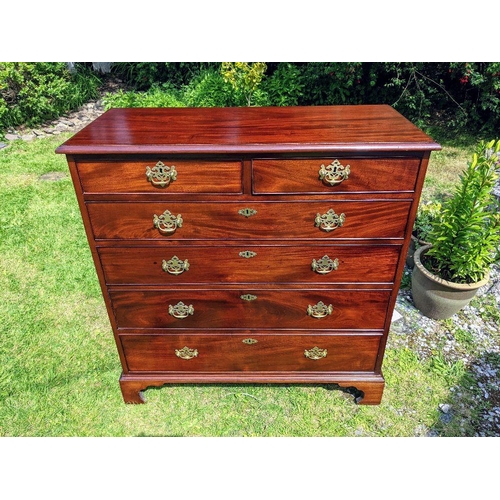 7 - A VERY FINE GEORGE III MAHOGANY 6 DRAWER CHEST, circa 1780, with an arrangement of 2 over 4 drawers,... 