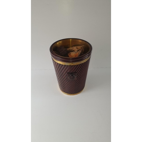 99 - A VERY FINE IRISH STYLE SINGLE MAHOGANY SPIRAL TWIST PEAT BUCKET, with carved shell detail, and bras... 