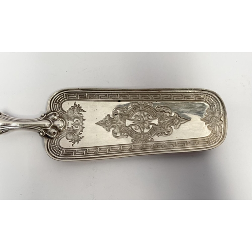 121 - A MIXED LOT; includes; (i) A VERY GOOD SILVER CAKE SLICE WITH ROSE DESIGN, very decorative handle wi... 