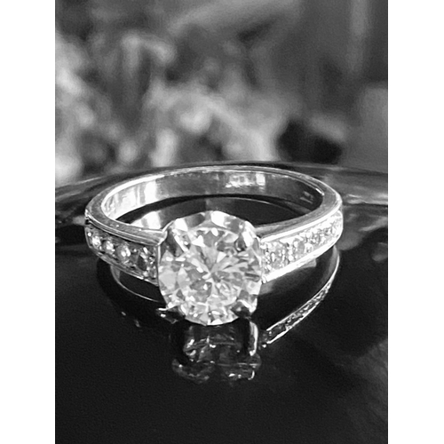 19 - A FANTASTIC 2.05CT DIAMOND ENGAGEMENT / SOLITAIRE RING, the stunning centrally placed round cut diam... 