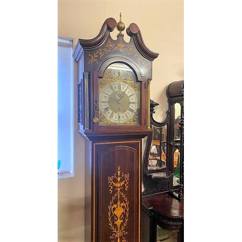 190 - A FINE EDWARDIAN BRASS MOUNTED CHIMING LONGCASE CLOCK, with neoclassical style marquetry inlaid deta... 