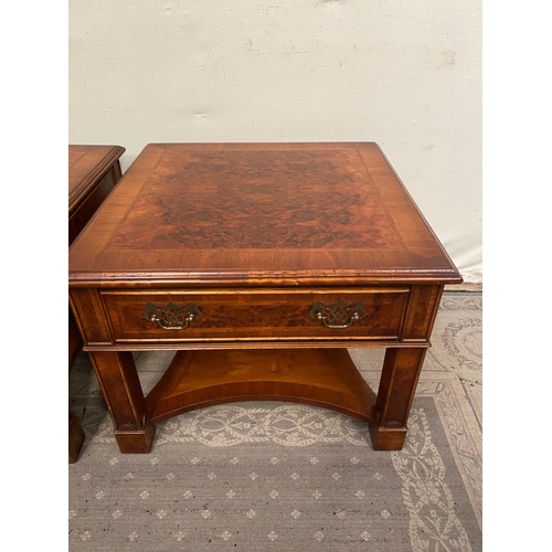 77 - A VERY FINE PAIR OF ANTIQUE STYLE WALNUT SINGLE DRAWER COFFEE TABLES / SIDE TABLES / BEDSIDE TABLES,... 