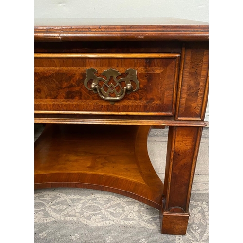 77 - A VERY FINE PAIR OF ANTIQUE STYLE WALNUT SINGLE DRAWER COFFEE TABLES / SIDE TABLES / BEDSIDE TABLES,... 