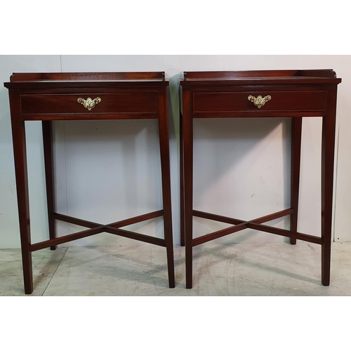 87 - A FINE PAIR OF MAHOGANY SINGLE DRAWER TABLES / BEDSIDE TABLES / LAMP TABLES, each with ¾ raised gall... 