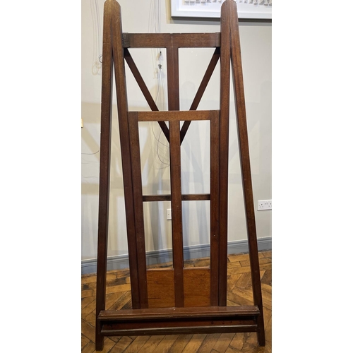 109 - A CHARMING LATE 19TH CENTURY MAHOGANY & BRASS WINSOR & NEWTON, LONDON ADJUSTABLE EASEL, perfect for ... 