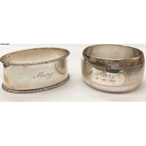 125 - A DUTCH SILVER LOT TO INCLUDE (i) A Dutch silver napkin ring, Maker's mark M2, with gadroon edge, en... 