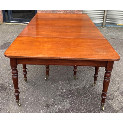 145 - A MAHOGANY ‘ECONOMY’/EXTENDING DINING TABLE, the table can be fully extended to 230cm length, but th... 