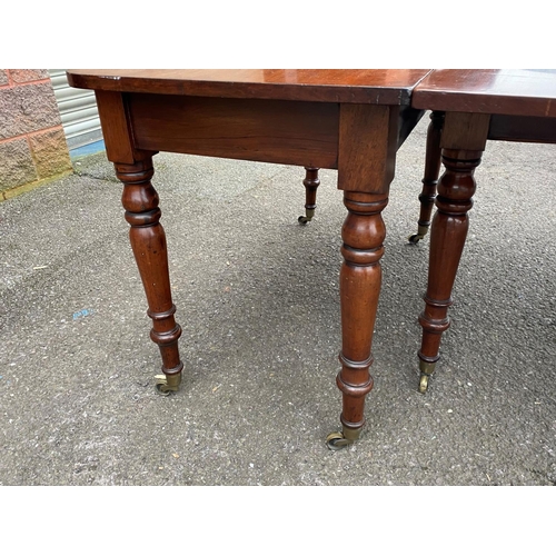 145 - A MAHOGANY ‘ECONOMY’/EXTENDING DINING TABLE, the table can be fully extended to 230cm length, but th... 