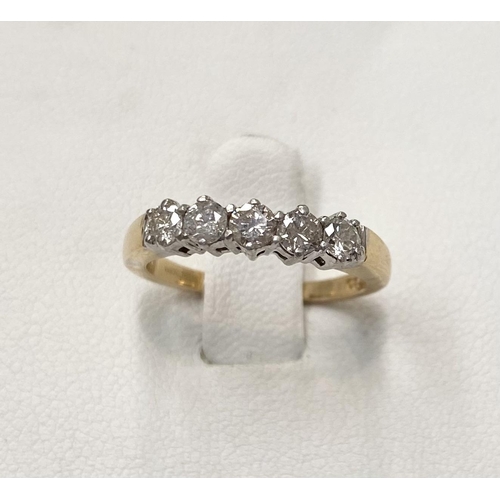 169 - AN 18CT YELLOW GOLD FIVE STONE DIAMOND RING, the round brilliant cut diamonds are claw set in 18 ct ... 