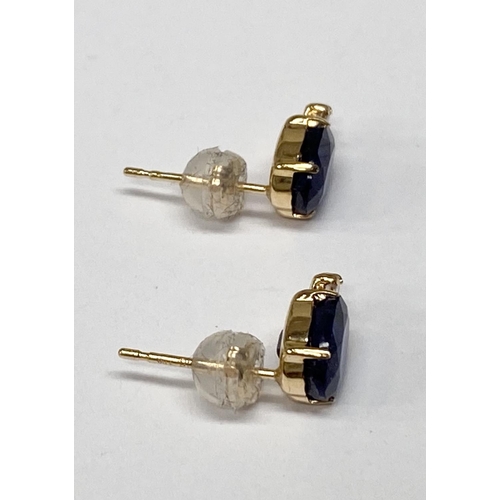 178 - A PAIR OF 18CT YELLOW GOLD SAPPHIRE & DIAMOND STUD EARRING, the stones are all claw set and the sapp... 