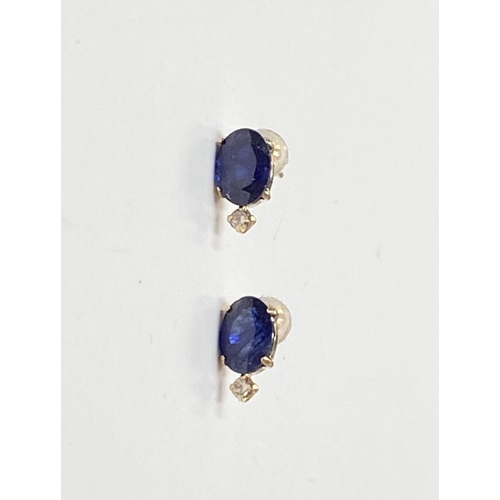 178 - A PAIR OF 18CT YELLOW GOLD SAPPHIRE & DIAMOND STUD EARRING, the stones are all claw set and the sapp... 