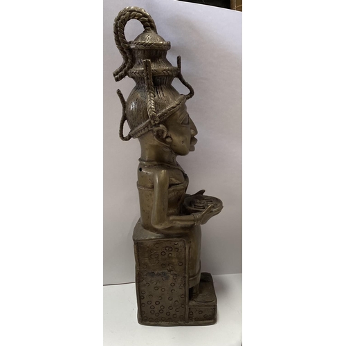 190 - AN ANTIQUE NIGERIAN CAST METAL STATUE, a female figure with traditional headdress, carrying a bowl, ... 