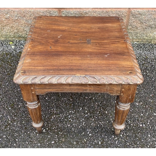 193 - A LATE 19TH CENTURY MAHOGANY SQUARE SIDE/COFFEE TABLE, having a gadroon edge, standing on turned leg... 