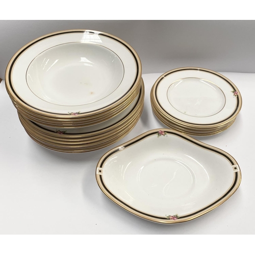 206 - A SET OF WEDGEWOOD BONE CHINA, to include a gravy boat, six saucers, six bowls, six side plates, one... 