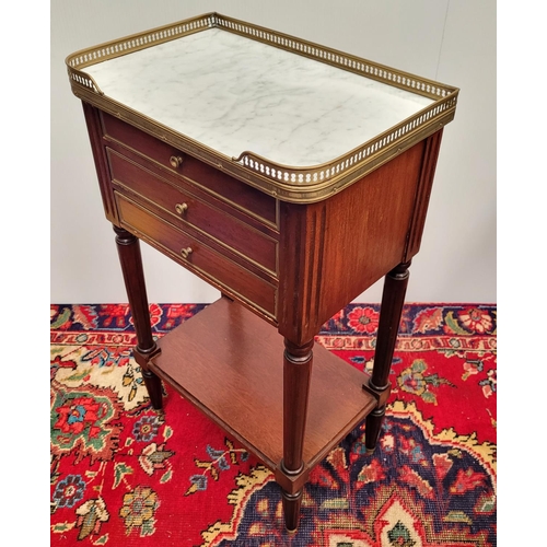 22 - A VERY FINE FRENCH MARBLE TOPPED BEDSIDE LOCKER/LAMP TABLE, 	with pierced three quarter brass galler... 