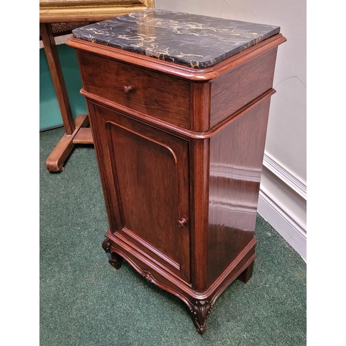 24 - A VERY FINE PAIR OF FRENCH ROSEWOOD LOCKERS / SIDE CABINETS, circa 1900, the top with wonderful inse... 