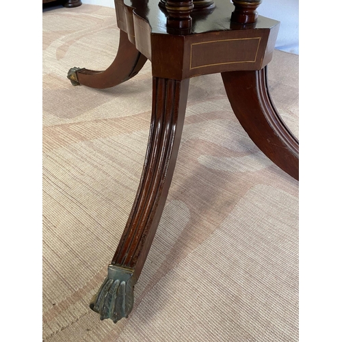 32 - A FINE REGENCY MAHOGANY INLAID DROP LEAF DINING TABLE / SOFA TABLE, with brass inlay, one drawer, al... 