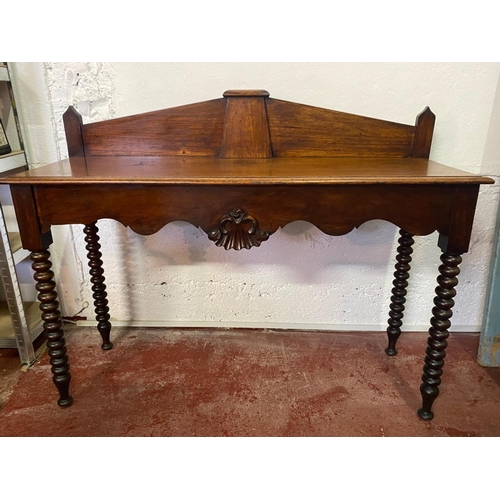 60 - A FINE LATE 19TH CENTURY IRISH OAK HALL / CONSOLE / SERVING TABLE, circa 1860, with raised back gall... 