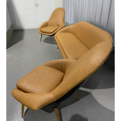 61 - A BEAUTIFUL MID-CENTURY MODERN LURASHELL ‘GEMINI’ SUITE; includes the iconic 1960s designed couch & ... 