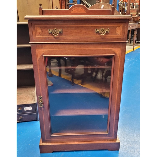 82 - A GOOD QUALITY MAHOGANY INLAID EDWARDIAN MUSIC / DISPLAY CABINET, with raised back gallery decorated... 