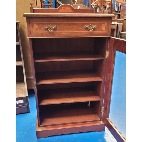 82 - A GOOD QUALITY MAHOGANY INLAID EDWARDIAN MUSIC / DISPLAY CABINET, with raised back gallery decorated... 