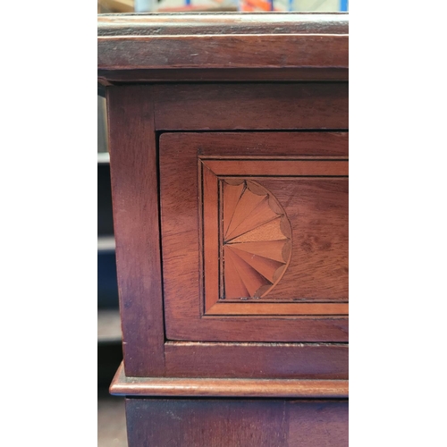 82 - A GOOD QUALITY MAHOGANY INLAID EDWARDIAN MUSIC / DISPLAY CABINET, with raised back gallery decorated... 