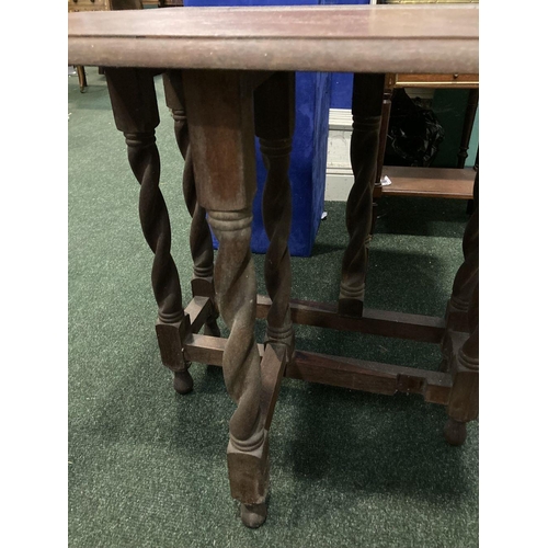 95 - A 1920'S OAK BARLEY TWIST DROP-LEAF TABLE, 66cm high x 80cm extended approx