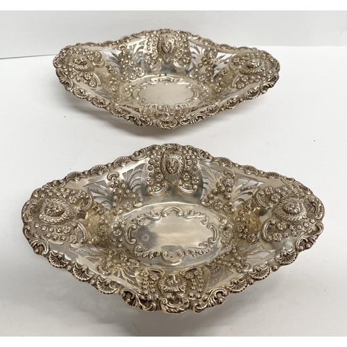 105 - A SILVER PLATED LOT TO INCLUDE (i) Two decorative silver plated bonbon dishes, both with twist desig... 