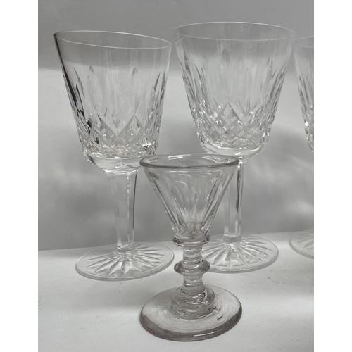 158 - A GLASS LOT TO INCLUDE eight cut glass wine glasses with star cut circular bases, along with five li... 