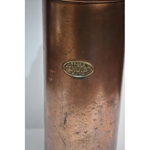 172 - A LATE NINETEENTH CENTURY ENOTS BRASS AND COPPER CHEMICAL SPRAYER, produced c. 1850s-1910s, copper c... 