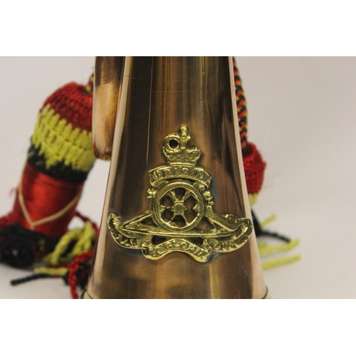 173 - A ROYAL REGIMENT OF ARTILLERY-STYLE BRASS/COPPER BUGLE, with brass adornment in the style of the Roy... 