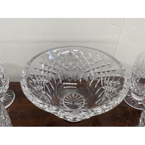 207 - A WATERFORD CRYSTAL LOT TO INCLUDE (i) a set of six Slane cut juice glasses, acid marked ‘Waterford’... 