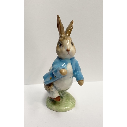 229 - A COLLECTION OF BEATRIX POTTER BESWICK ENGLAND FIGURINES TO INCLUDE (i) Mrs Jiggly Winkle, numbered ... 