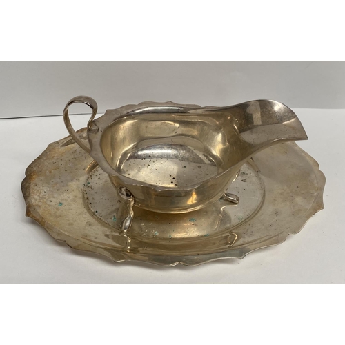 56 - A SILVER AND SILVER PLATED LOT TO INCLUDE (i) A silver sauce boat, Maker Viner's Ltd (Emile Viner), ... 