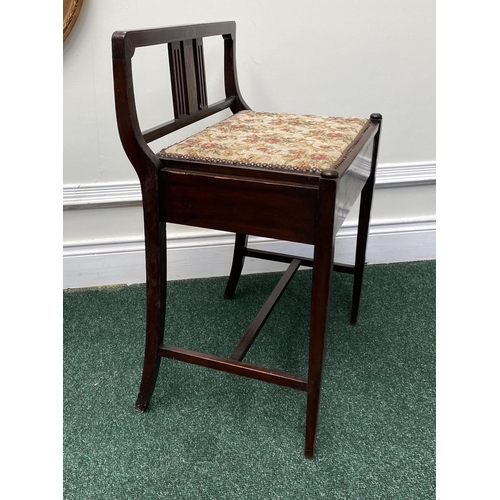 86 - AN EDWARDIAN MAHOGANY INLAID PIANO STOOL, with tapestry upholstered seat, lift up sheet music compar... 