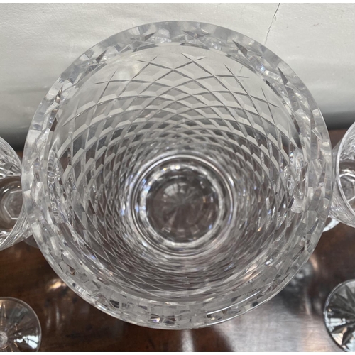 87 - A WATERFOD CRYSTAL LOT TO INCLUDE (i) a set of six elegant Glendevon cut glass wine glasses, acid ma... 