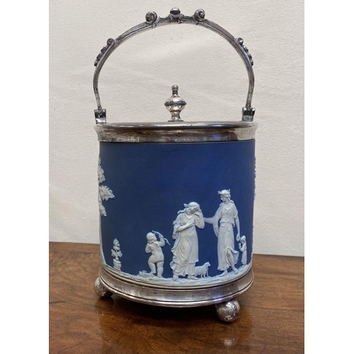 105 - A VINTAGE WEDGWOOD JASPER WARE AND SILVER PLATED BISCUIT BARREL, in good condition, Makers Mark Jame... 