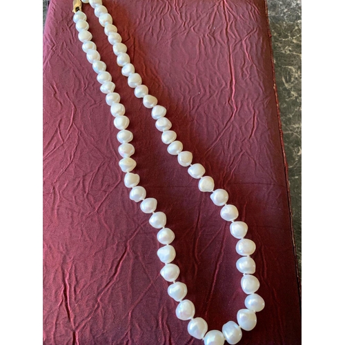 120 - A SINGLE STRAND FRESH WATER PEARL NECKLACE, 18 inch necklace with very evenly matched pearls, 53 of ... 