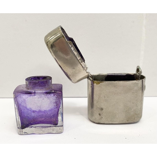 132 - A SILVER LOT TO INCLUDE A WAR METAL LIGHTER SHAPED TRAVELLING INKWELL, with coloured class insert, a... 