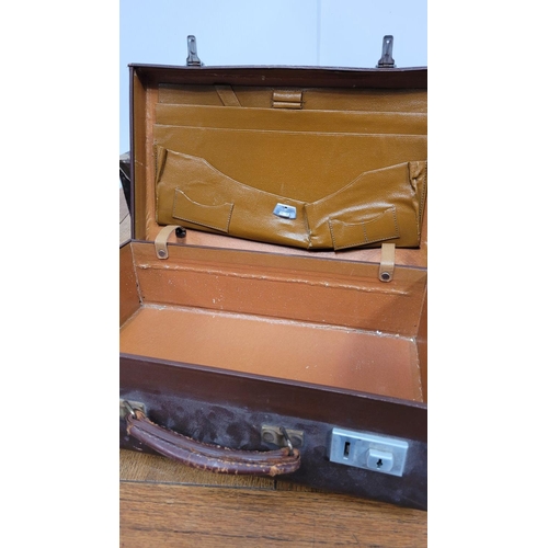 216 - A MIXED SUITCASE LOT; includes; (i) A ‘MIRROR STEAM LAUNDRY CO. LTD box (ii) a small vintage leather... 