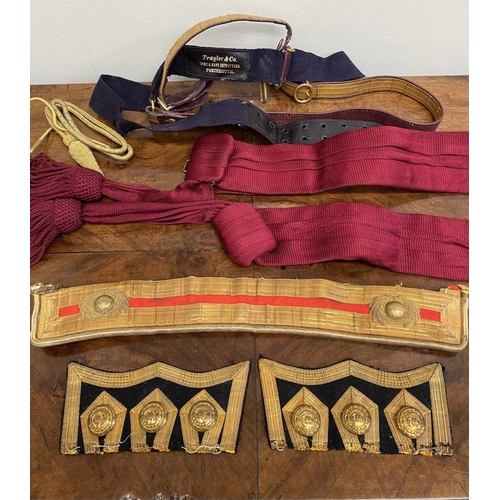 221 - A PAIR OF ROYAL MARINE CAPTAIN SLEEVE STASHES ALONG WITH A LARGE COLLECTION OF MILITARY BUTTONS AND ... 