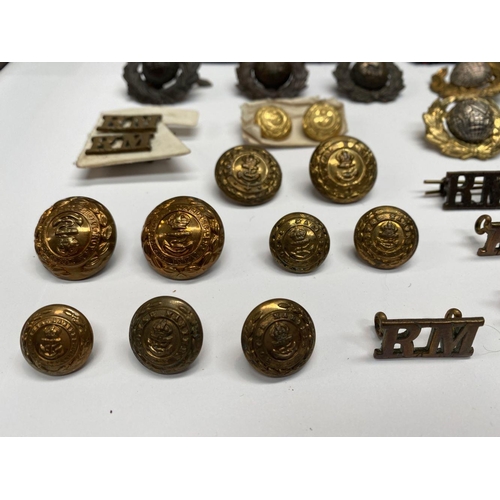 222 - A LARGE COLLECTION OF ROYAL MARINE BADGES AND BUTTONS TO INCLUDE (i) Royal Marines buttons, includin... 