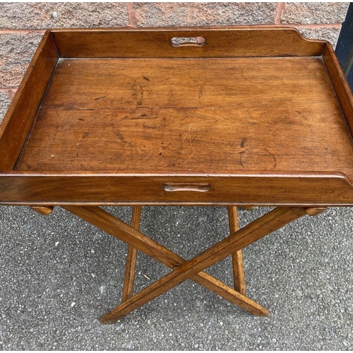 93 - A 19TH CENTURY MAHOGANY BUTLERS TRAY AND STAND, dovetailed mahogany tray with cut out handles, tray ... 