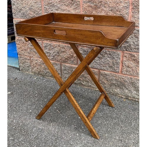 93 - A 19TH CENTURY MAHOGANY BUTLERS TRAY AND STAND, dovetailed mahogany tray with cut out handles, tray ... 